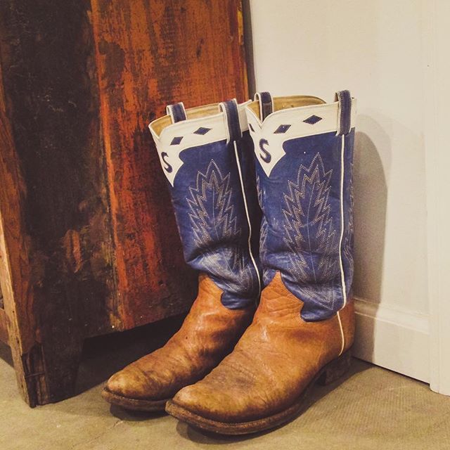 A tale of two Nashvilles, one custom boot maker, and the best pancakes in the South. goo.gl/eJ8mF #Nashville #Cowboy #Boots #lifestyle #lifestylemagazine #craft #quality #style #luxury