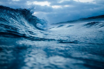 photo-1452723312111-3a7d0db0e024